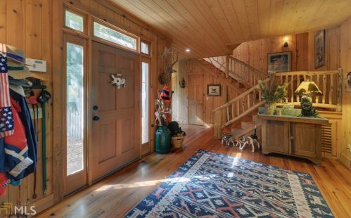 307 Ray Point Ln, Lakemont, GA 30552-2844