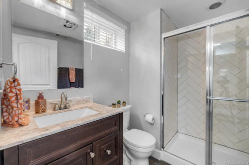 8238 Jasmine Ct, Englewood CO 80112-1033 exterior