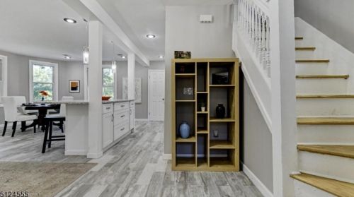 112 Battle Hill Ave, Springfield, NJ 07081-1900