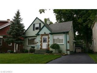 94 Sunnycliff Dr, Cleveland, OH 44123-1136