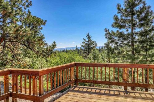 15018 Alder Creek Rd, Truckee, CA 96161-6838