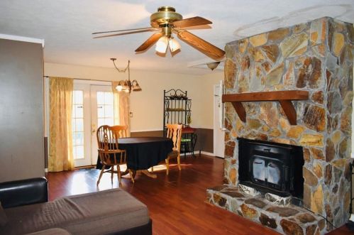 424 Music Row, Forsyth, GA 31029-8452