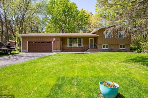 80 Quality Ave, St Marys Point, MN 55043-9587