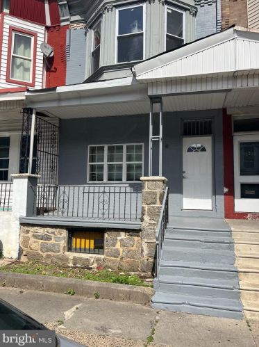 3843 10th St, Philadelphia, PA 19140-3105