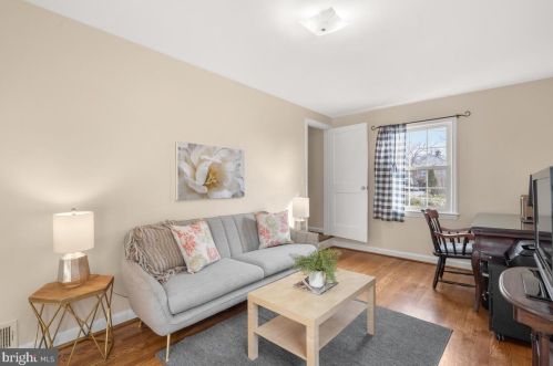 1626 Oakview Dr, Silver Spring MD 20903-2243 exterior