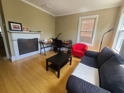 17 Kenyon St, Providence, RI 02903-1427