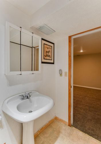 1810 Evergreen Ct, Saint Paul MN  55125-2301 exterior