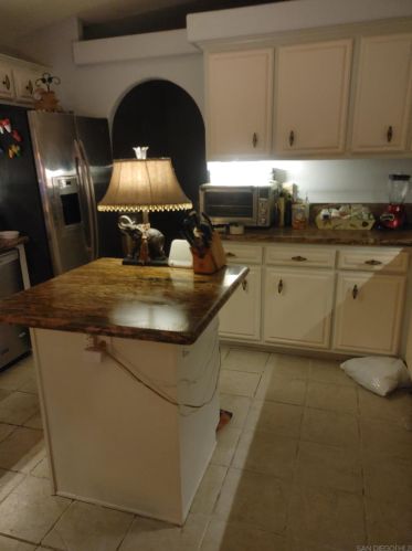 534 Rolling Hl Rd, Vista CA 92081-7513 exterior