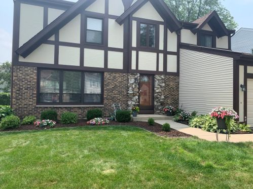809 Dannet Rd, Buffalo Grove, IL 60089-1115