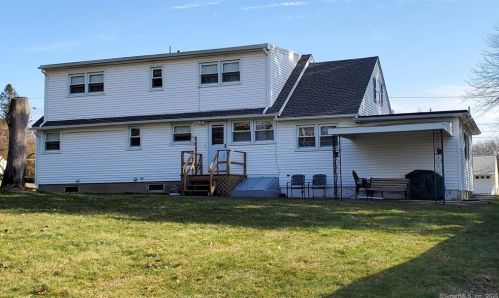 46 Colonial Dr, Waterbury, CT 06712-1500