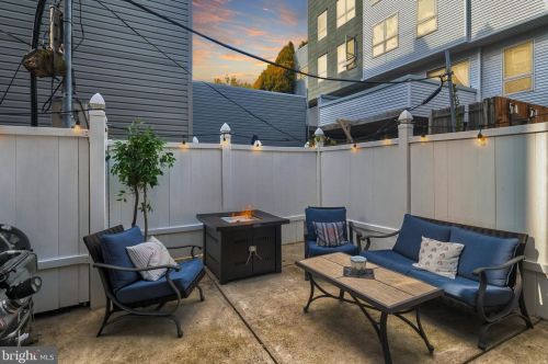 764 19 St, Philadelphia PA 19130-2001 exterior