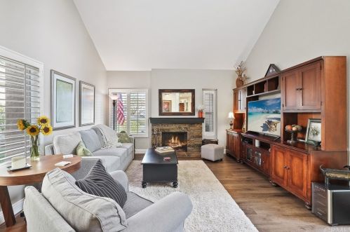 8 Campanero, Irvine CA  92620-1821 exterior