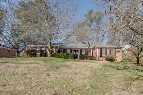 2384 Woodcreek Ct, Tucker, GA 30084-3301