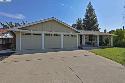 1569 De Soto Way, Livermore, CA 94550-5640