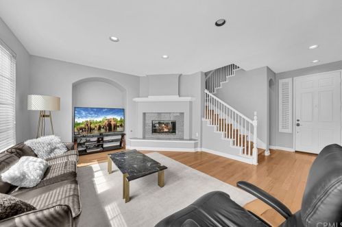 34 Preston, Irvine, CA 92618-4047