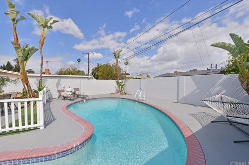 926 Agate St, Anaheim CA  92804-4421 exterior