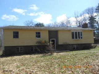 274 Asbury Ln, Altoona PA  16601-8706 exterior