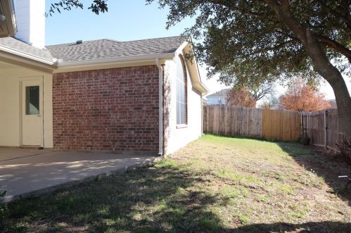 1703 Treasure Cay Dr, Midlothian TX  76063-8537 exterior