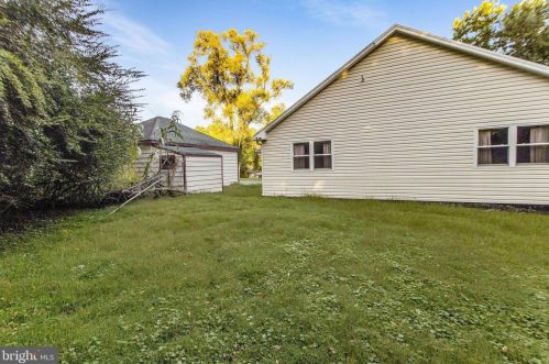 12606 Meadowood Dr, Silver Spring MD 20904-2928 exterior