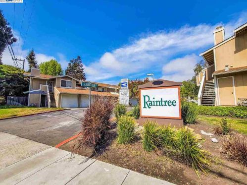26 Raintree Ct, Hayward, CA 94544-5375