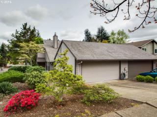 7995 Fanno Creek Dr, Portland, OR 97224-8116