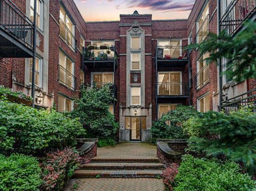 3707 Kenneth Ave, Chicago, IL 60641-3028