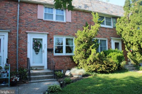 257 Baltimore St, Carlisle, PA 17013-3702