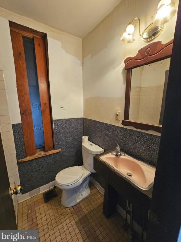 2045 Christian St, Philadelphia PA 19147-4216 exterior