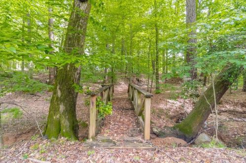 1565 Lazy River Ln, Atlanta GA  30350-3521 exterior