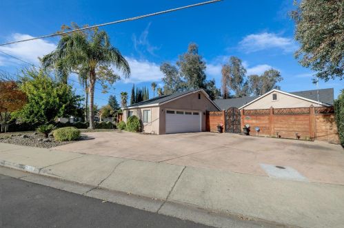 3441 Scenic Dr, Modesto, CA 95355-4765