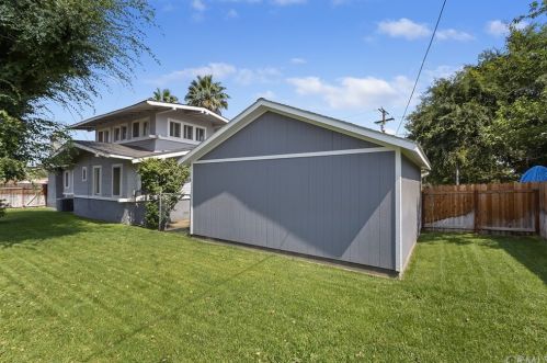 6268 Palm Ave, Riverside CA  92506-2021 exterior