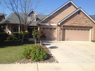 5002 Wren Ave, Visalia, CA 93291-9177