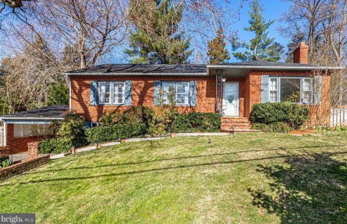 3252 Peace Valley Ln, Falls Church, VA 22044-1506