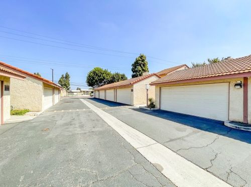 2667 Cameron Ct, Anaheim, CA 92801-4921