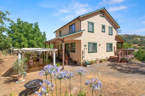 1952 Peterson Pond Ln, Redwood Valley, CA 95470-9421