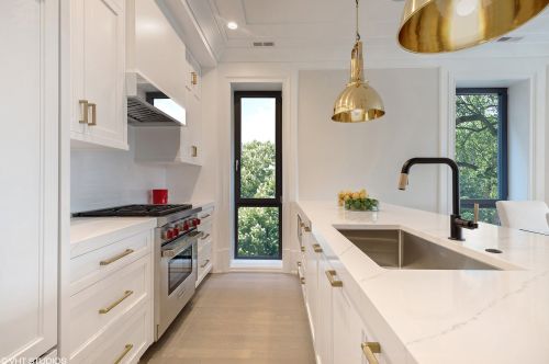 1845 Sedgwick St, Chicago, IL 60614-5305