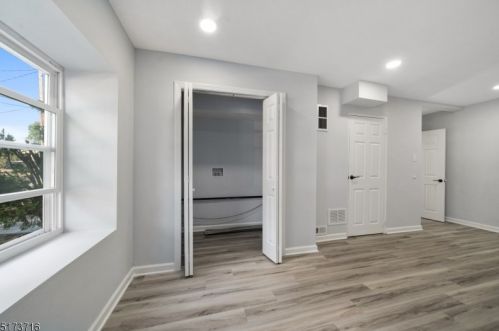 66 Lawrence Dr, Hackettstown NJ  07840-2526 exterior