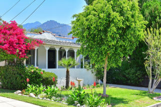 1913 Hanford Dr, Pasadena, CA 91104-1639