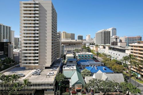 2240 Kuhio Ave, Honolulu HI  96815-2898 exterior