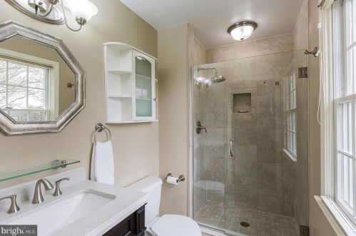 2006 Rachael Dr, Lancaster PA  17601-3655 exterior