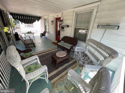 31 Delancy Pl, Atlantic City, NJ 08401-3310