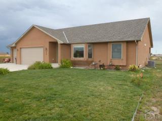 528 Milt Dr, Pueblo, CO 81007-1198