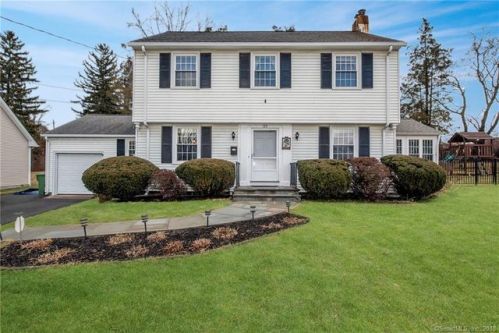 35 Carll Rd, Middletown, CT 06457-5216