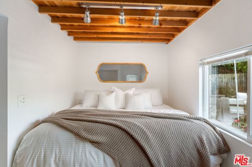 1520 Columbia Dr, Glendale CA  91205-3508 exterior