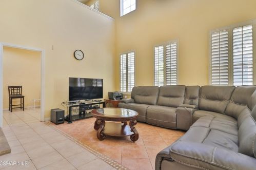 735 Eisenhower Way, Simi Valley CA 93065-8361 exterior