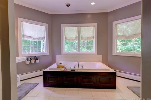 53 Crystal Ridge Dr, Ellington CT  06029-3052 exterior