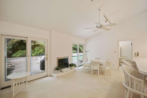 321 Frst Vly Ct, Atlanta GA  30342-2353 exterior
