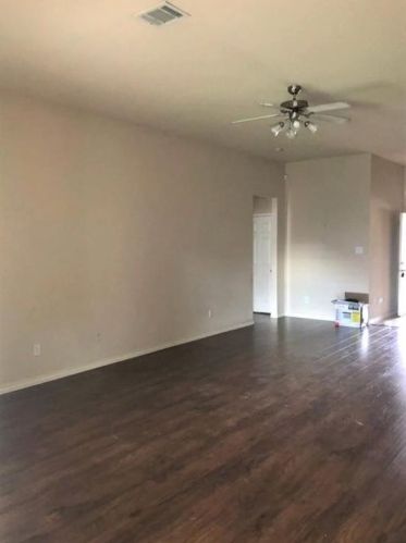 8221 Deer Bluff Ln, Fort Worth TX  76179-3657 exterior