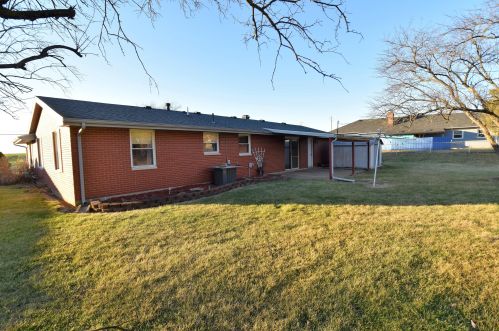 720 Xenia Dr, Enon OH 45323-1761 exterior