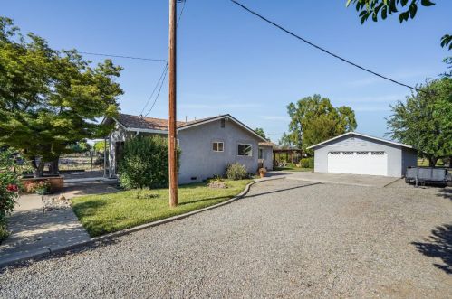 9400 Kern Ave, Gilroy, CA 95020-7617